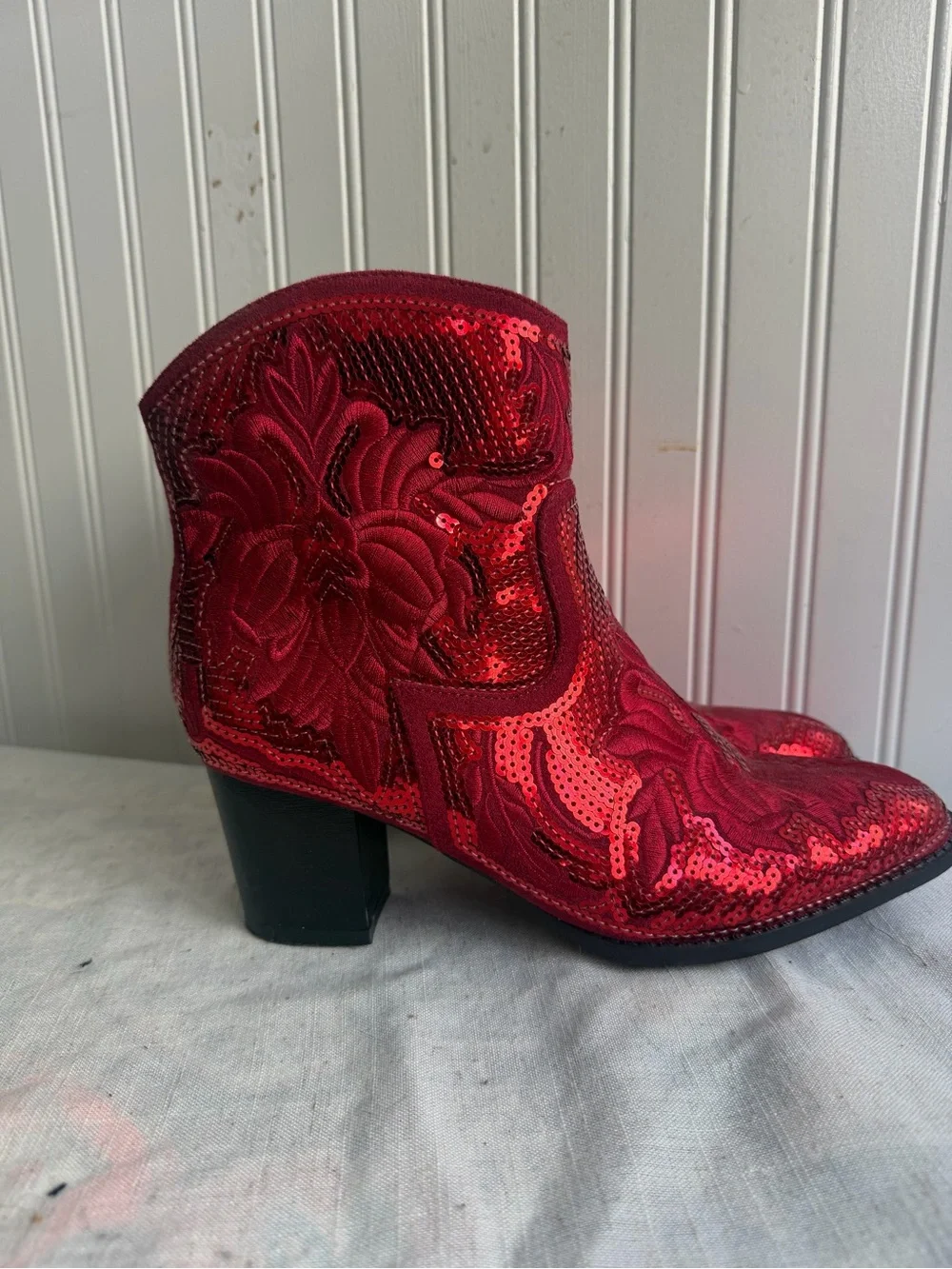 None standout red